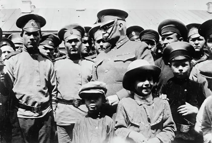Framed Print : Russia War Pictures - Children with General H.L. Scott, 1917. Creator: Unknown Framed Print : Russia War Pictures - Children with General H.L. Scott, 1917. Creator: Unknown