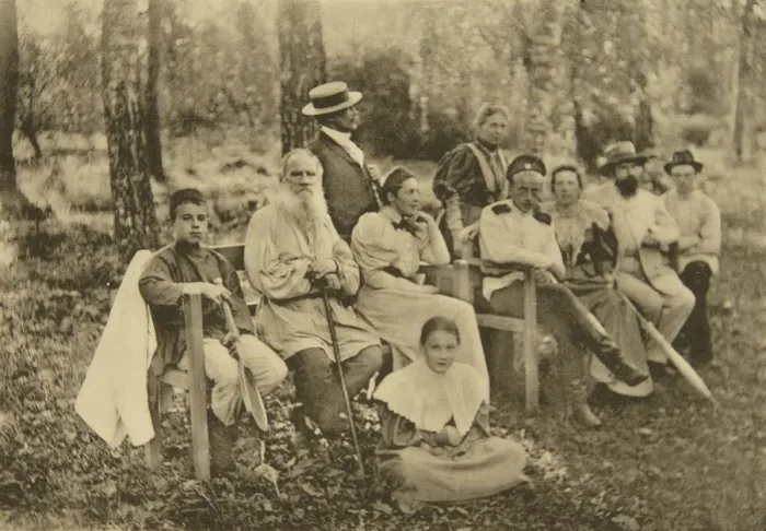 Framed Print : Russian author Leo Tolstoy with guests, Yasnaya Polyana, near Tula, Russia, 1895. Artist: Sophia Tolstaya Framed Print : Russian author Leo Tolstoy with guests, Yasnaya Polyana, near Tula, Russia, 1895. Artist: Sophia Tolstaya