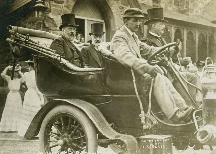 Framed Print : Russian envoys Serge Witte and Baron de Rosen in an automobile, c1905. Creator: Unknown Framed Print : Russian envoys Serge Witte and Baron de Rosen in an automobile, c1905. Creator: Unknown