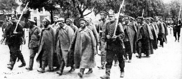 Framed Print : Russian prisoners, East Prussia, First World War, 1914 Framed Print : Russian prisoners, East Prussia, First World War, 1914