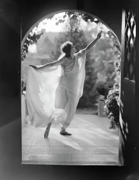 Framed Print : Ruth St. Denis dancers, between 1910 and 1935. Creator: Arnold Genthe Framed Print : Ruth St. Denis dancers, between 1910 and 1935. Creator: Arnold Genthe