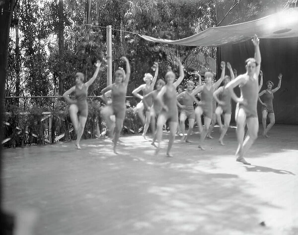 Ruth St. Denis dancers, between 1910 and 1935. Creator: Arnold Genthe