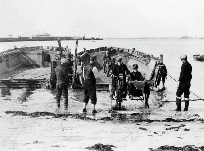 Framed Print : Ryde Ferry, 1920 Framed Print : Ryde Ferry, 1920