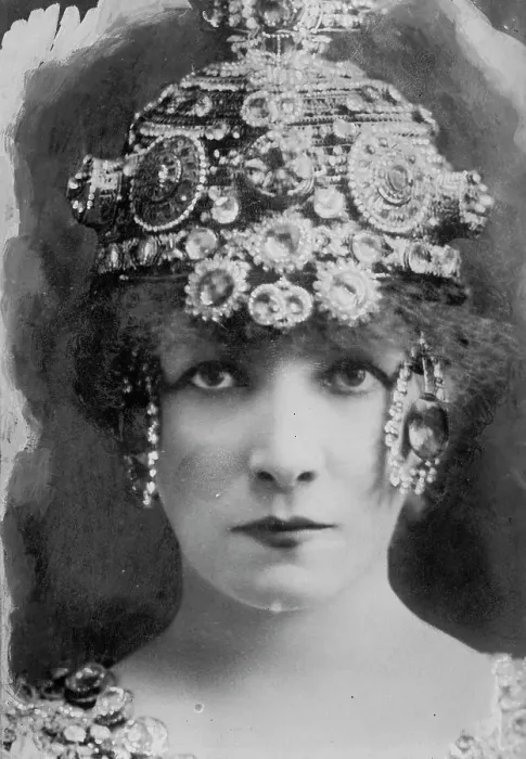 Framed Print : S. Bernhardt with elaborate headdress, 1912. Creator: Bain News Service Framed Print : S. Bernhardt with elaborate headdress, 1912. Creator: Bain News Service