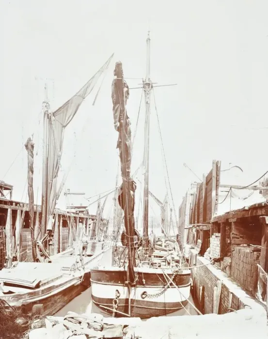 Framed Print : Sailing barges, Battersea, London, 1906 Framed Print : Sailing barges, Battersea, London, 1906