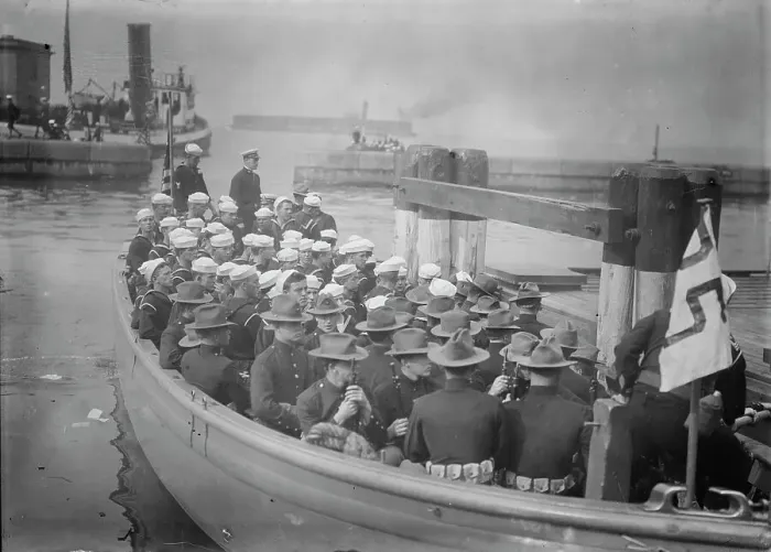 Framed Print : Sailors & Marines from MONTANA at Battery, 1914. Creator: Bain News Service Framed Print : Sailors & Marines from MONTANA at Battery, 1914. Creator: Bain News Service