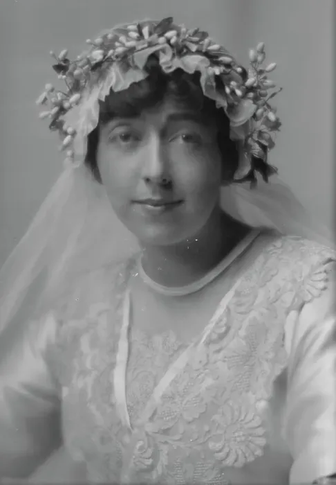 Framed Print : Sampson, R.W. Mrs. portrait photograph, 1914 Nov. 13. Creator: Arnold Genthe