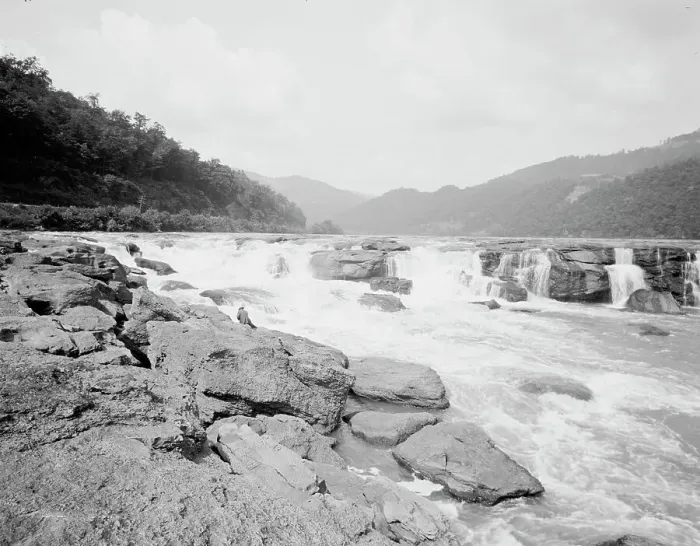 Framed Print : Sandstone Falls, New River, W. Va. c.between 1910 and 1920. Creator: Unknown Framed Print : Sandstone Falls, New River, W. Va. c.between 1910 and 1920. Creator: Unknown