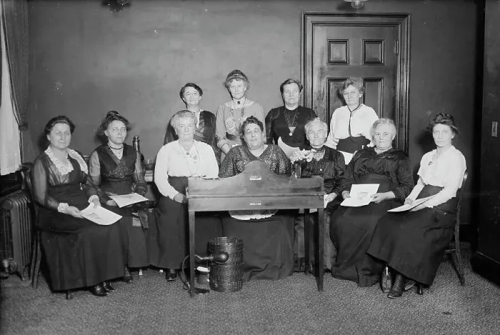 Framed Print : Santa Claus Association, between c1915 and c1920. Creator: Bain News Service Framed Print : Santa Claus Association, between c1915 and c1920. Creator: Bain News Service