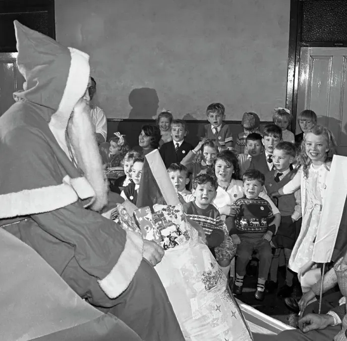 Framed Print : Santa Claus at a Methodist church in Swinton, South Yorkshire, 1964 Framed Print : Santa Claus at a Methodist church in Swinton, South Yorkshire, 1964