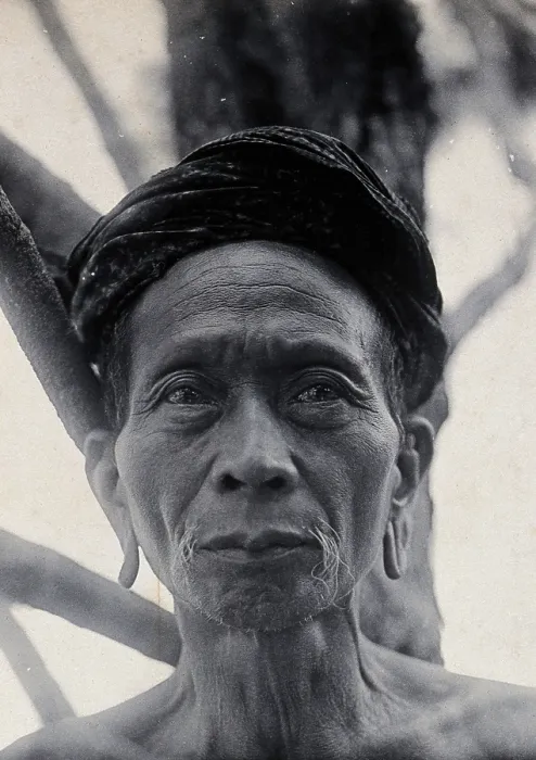 Framed Print : Sarawak: Tama Kulieng, a chief of the Butang Kayan River tribe, c1900.. Creator: Unknown Framed Print : Sarawak: Tama Kulieng, a chief of the Butang Kayan River tribe, c1900.. Creator: Unknown