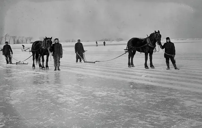 Framed Print : Sawing ice, between c1910 and c1915. Creator: Bain News Service Framed Print : Sawing ice, between c1910 and c1915. Creator: Bain News Service