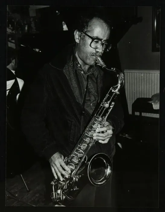Framed Print : Saxophonist Art Themen playing at The Bell, Codicote, Hertfordshire, 4 January 1981 Framed Print : Saxophonist Art Themen playing at The Bell, Codicote, Hertfordshire, 4 January 1981
