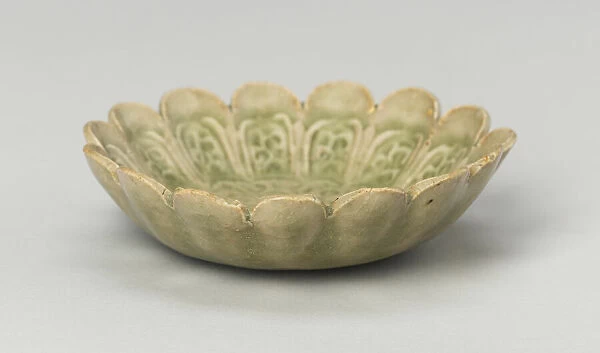 Scalloped Dish with Stylized Floral Sprays and Sickle-Leaf Scrolls, 12th  /  13th century