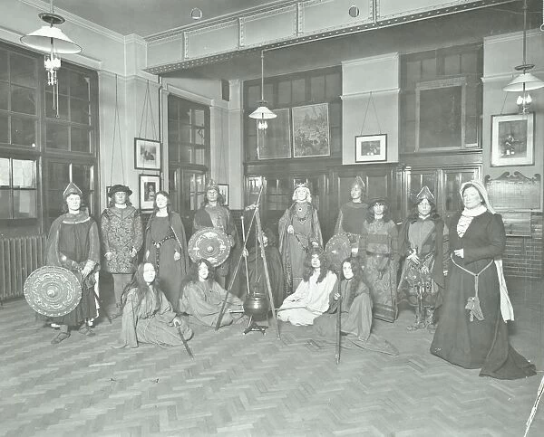 Scene from Macbeth, Glyn Road Evening Institute, London, 1915