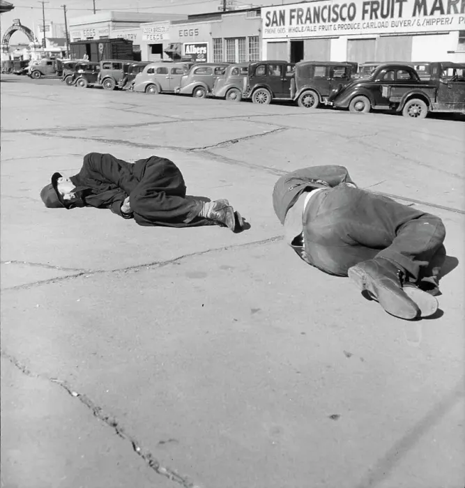 Framed Print : Scene along Skid Row, Howard Street, San Francisco, California, 1937. Creator: Dorothea Lange. Scene along Skid Row, Howard Street, San Francisco, California, 1937. Creator: Dorothea Lange Framed Print : Scene along Skid Row, Howard Street, San Francisco, California, 1937. Creator: Dorothea Lange. Scene along Skid Row, Howard Street, San Francisco, California, 1937. Creator: Dorothea Lange
