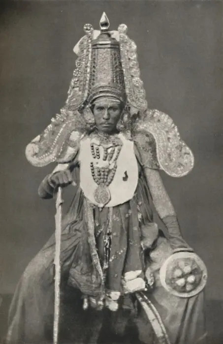 Framed Print : Schauspieler als Subrahmanya (Kriegsgott), 1926 Framed Print : Schauspieler als Subrahmanya (Kriegsgott), 1926