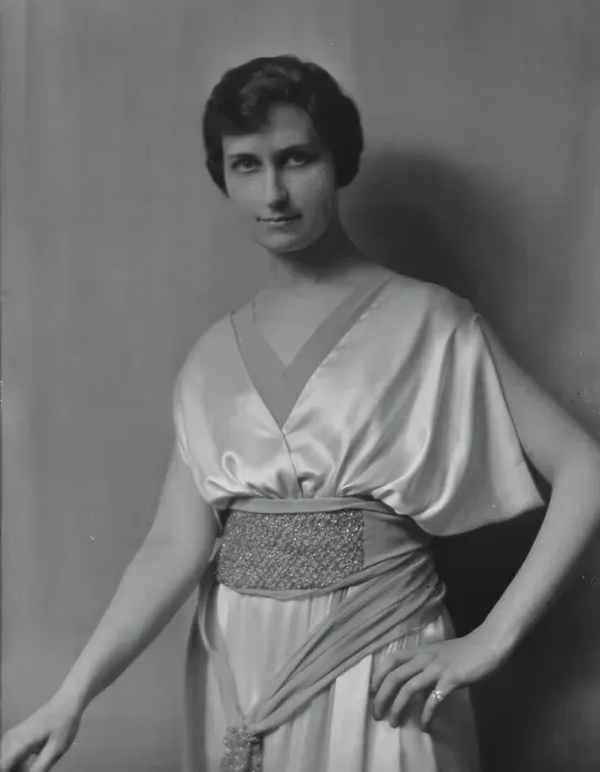 Framed Print : Scholle, E. Miss, portrait photograph, 1917 May 7. Creator: Arnold Genthe Framed Print : Scholle, E. Miss, portrait photograph, 1917 May 7. Creator: Arnold Genthe