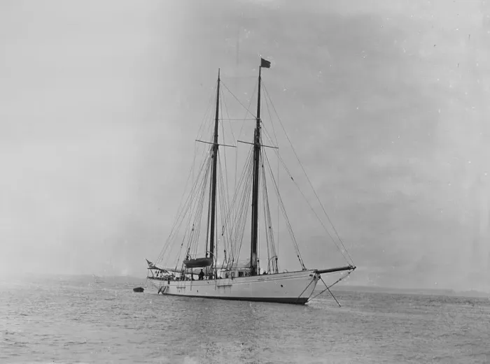 Framed Print : The schooner Dwyn-Wen at anchor, 1920. Creator: Kirk & Sons of Cowes Framed Print : The schooner Dwyn-Wen at anchor, 1920. Creator: Kirk & Sons of Cowes