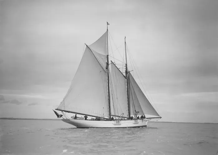Framed Print : The schooner Esma, 1911. Creator: Kirk & Sons of Cowes Framed Print : The schooner Esma, 1911. Creator: Kirk & Sons of Cowes
