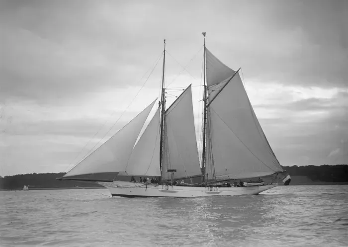 Framed Print : The schooner Esma, 1911. Creator: Kirk & Sons of Cowes Framed Print : The schooner Esma, 1911. Creator: Kirk & Sons of Cowes