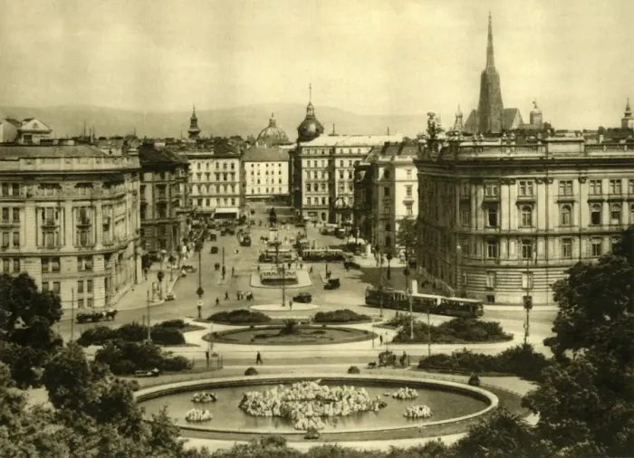 Framed Print : Schwarzenbergplatz, Vienna, Austria, c1935. Creator: Unknown Framed Print : Schwarzenbergplatz, Vienna, Austria, c1935. Creator: Unknown