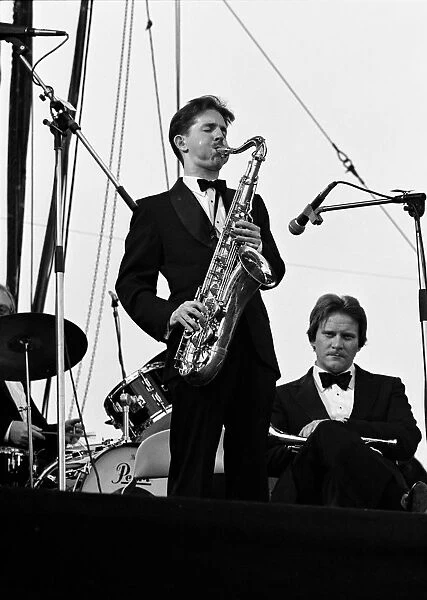 Scott Hamilton and Warren Vache, Capital Jazz Festival, Knebworth, July 1982. Artist