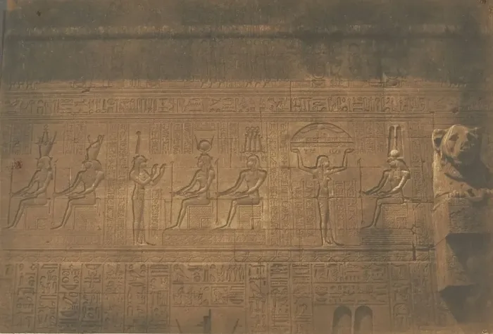 Framed Print : Sculptures sur la facade posterieure du grande Temple de Dendé
