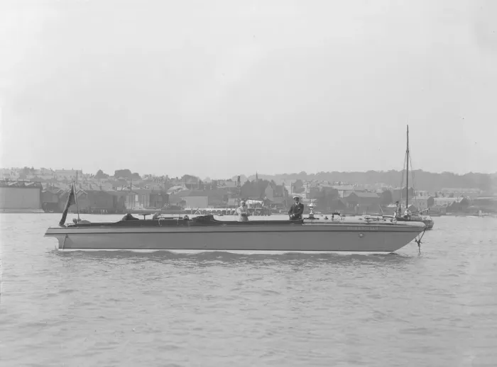 Framed Print : Sea sled Miss England at anchor, 1922. Creator: Kirk & Sons of Cowes Framed Print : Sea sled Miss England at anchor, 1922. Creator: Kirk & Sons of Cowes