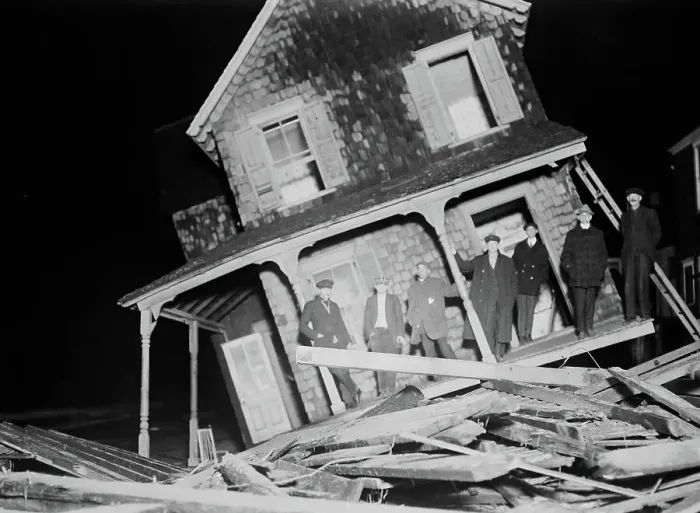 Framed Print : Seabright - Wrecked cottage, 1914. Creator: Bain News Service Framed Print : Seabright - Wrecked cottage, 1914. Creator: Bain News Service