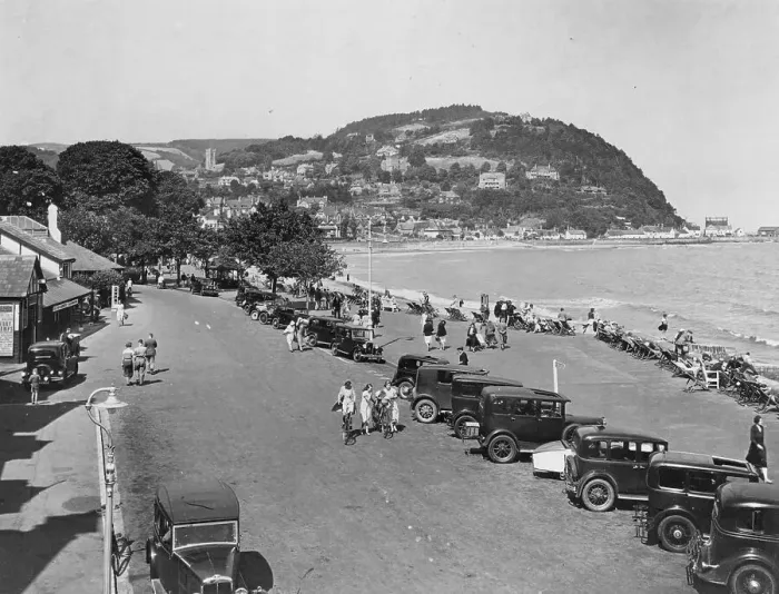Framed Print : Seaside resort of Minehead, Somerset, early 1930s Framed Print : Seaside resort of Minehead, Somerset, early 1930s
