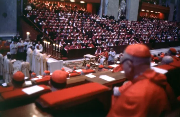 Framed Print : Second Vatican Council, Pope Paul VI attending mass during a session of the Ecumenical Council Framed Print : Second Vatican Council, Pope Paul VI attending mass during a session of the Ecumenical Council