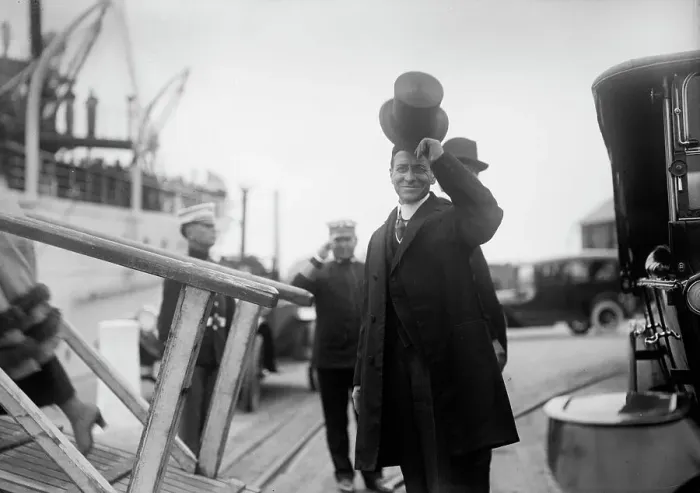 Framed Print : US Secretary of War Newton Diehl Baker boarding Mayflower with Allied Commission, 1917 Creator: Harris & Ewing. US Secretary of War Newton Diehl Baker boarding Mayflower with Allied Commission, 1917 Creator: Harris & Ewing Framed Print : US Secretary of War Newton Diehl Baker boarding Mayflower with Allied Commission, 1917 Creator: Harris & Ewing. US Secretary of War Newton Diehl Baker boarding Mayflower with Allied Commission, 1917 Creator: Harris & Ewing