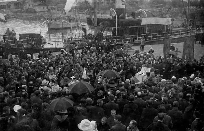Framed Print : Seeing off the Expedition on the Pier, 1912. Creator: Nikolay Vasilyevich Pinegin Framed Print : Seeing off the Expedition on the Pier, 1912. Creator: Nikolay Vasilyevich Pinegin