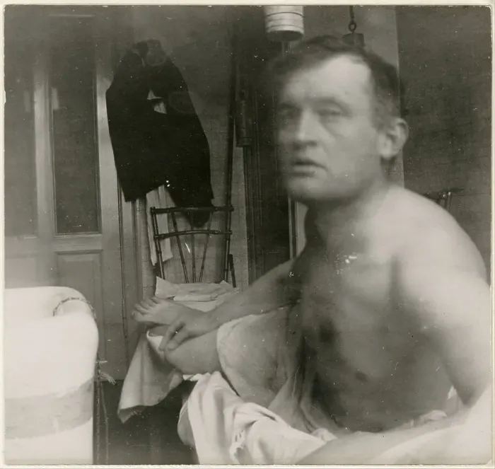 Framed Print : Self-Portrait à la Marat, 1908. Creator: Munch, Edvard (1863-1944). Self-Portrait à la Marat, 1908. Creator: Munch, Edvard (1863-1944) Framed Print : Self-Portrait à la Marat, 1908. Creator: Munch, Edvard (1863-1944). Self-Portrait à la Marat, 1908. Creator: Munch, Edvard (1863-1944)