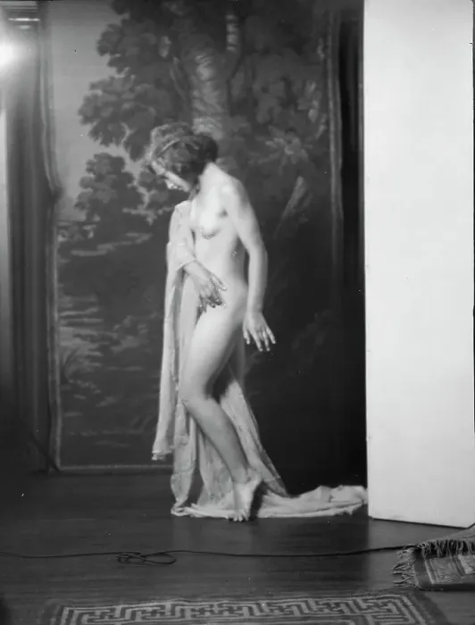 Framed Print : Seltzer, Alice, 1923 June 22. Creator: Arnold Genthe Framed Print : Seltzer, Alice, 1923 June 22. Creator: Arnold Genthe