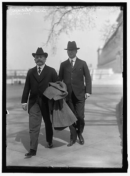 Senator Brandegee with Senator Phelan, between 1910 and 1917. Creator: Harris & Ewing. Senator Brandegee with Senator Phelan, between 1910 and 1917. Creator: Harris & Ewing