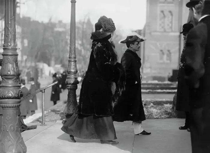 Framed Print : Señor Don Anibal Cruz - His Funeral at St. Patrick's Church, 1910. Creator: Harris & Ewing. Señor Don Anibal Cruz - His Funeral at St. Patrick's Church, 1910. Creator: Harris & Ewing Framed Print : Señor Don Anibal Cruz - His Funeral at St. Patrick's Church, 1910. Creator: Harris & Ewing. Señor Don Anibal Cruz - His Funeral at St. Patrick's Church, 1910. Creator: Harris & Ewing