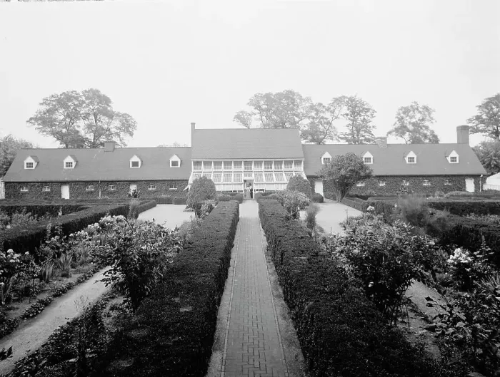 Framed Print : The Servants quarters at Mt. Vernon, c.between 1910 and 1920. Creator: Unknown Framed Print : The Servants quarters at Mt. Vernon, c.between 1910 and 1920. Creator: Unknown