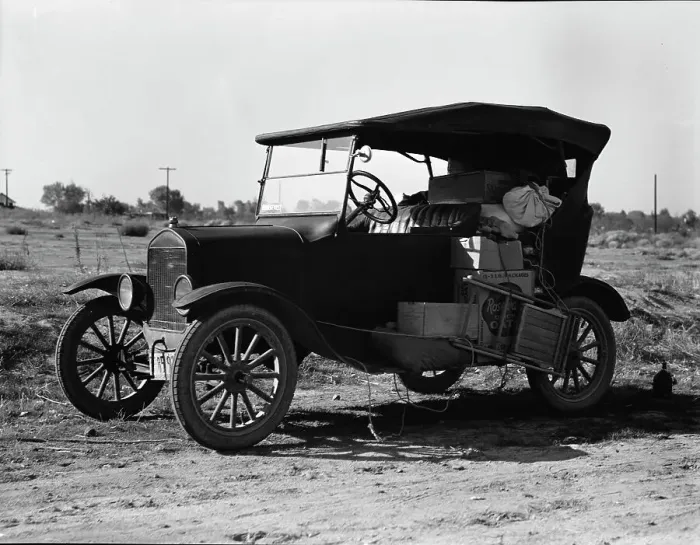 Framed Print : To serve the crops of California, thousands of families live on wheels, near Bakersfield, CA, 1936. Creator: Dorothea Lange Framed Print : To serve the crops of California, thousands of families live on wheels, near Bakersfield, CA, 1936. Creator: Dorothea Lange