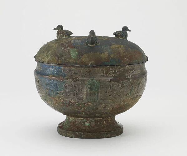 Serving vessel with lid (dun) and dragons and ducks, Eastern Zhou dynasty