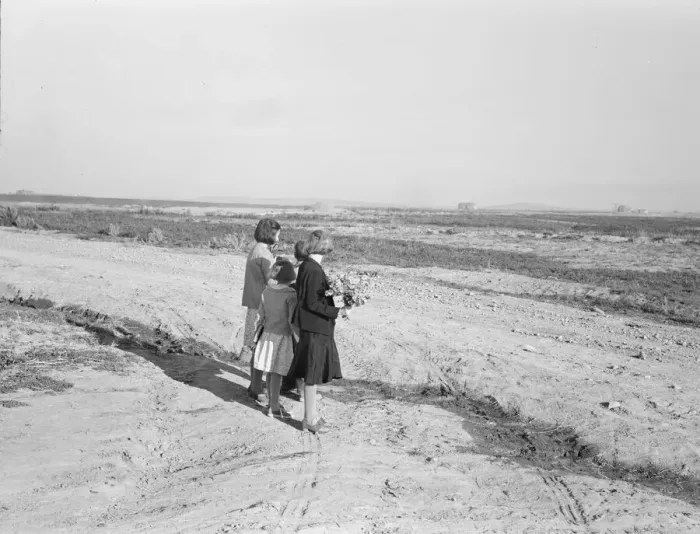 Framed Print : Four of the seven Browning children wait for the school bus... Dead Ox Flat, Oregon, 1939. Creator: Dorothea Lange Framed Print : Four of the seven Browning children wait for the school bus... Dead Ox Flat, Oregon, 1939. Creator: Dorothea Lange