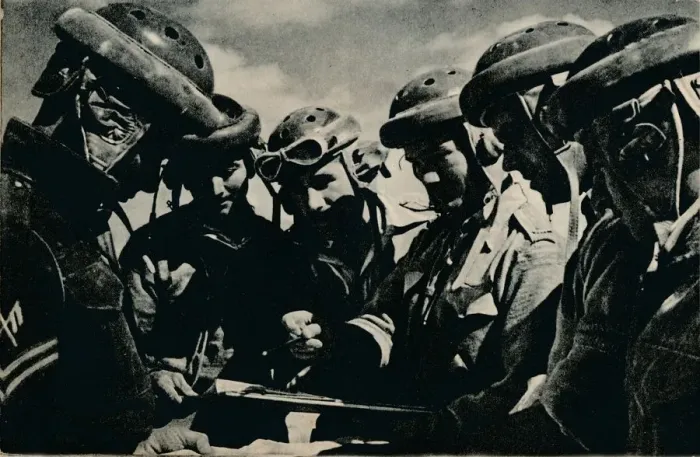 Framed Print : Severe problems faced the tank crews, c1941 (1944) Framed Print : Severe problems faced the tank crews, c1941 (1944)