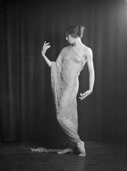 Severn, Margaret, Miss, 1923 Creator: Arnold Genthe
