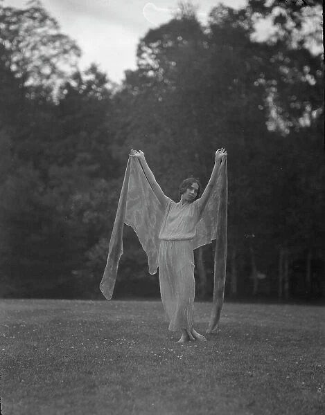 Severn, Margaret, Miss, 1923 July 16. Creator: Arnold Genthe