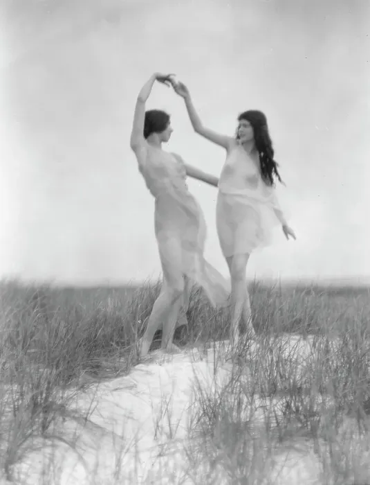 Framed Print : Severn, Margaret, Miss, and an unidentified dancer, 1923 Creator: Arnold Genthe Framed Print : Severn, Margaret, Miss, and an unidentified dancer, 1923 Creator: Arnold Genthe