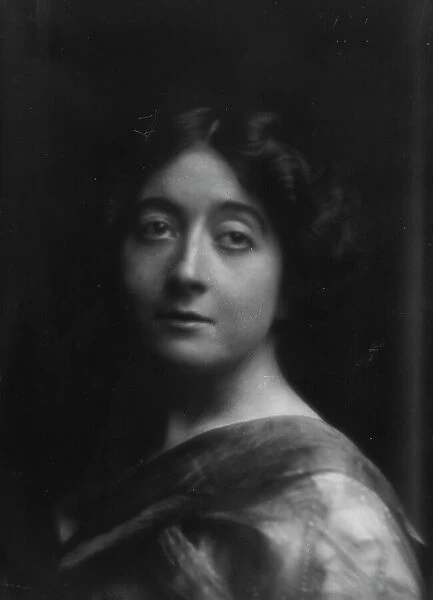 Seward, Bertha W. Miss, portrait photograph, 1912 Nov. 19. Creator: Arnold Genthe