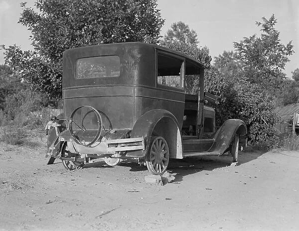 A sharecropper's car near Hartwell, Georgia, 1937. Creator: Dorothea Lange