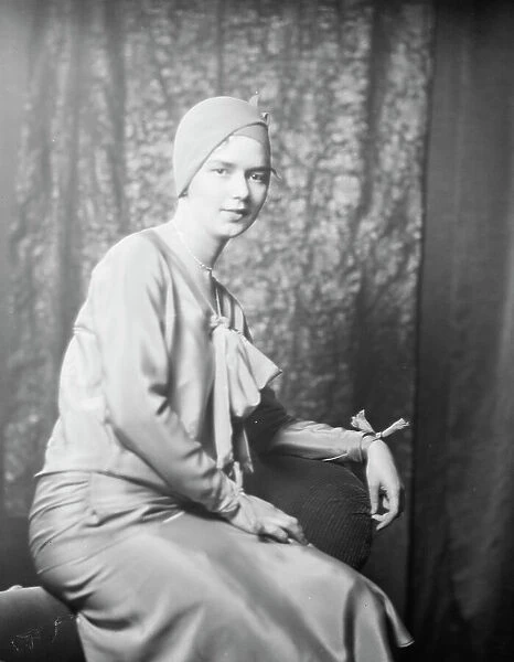 Sharpneck, Dorothy, Miss, portrait photograph, 1929 Mar. 2. Creator: Arnold Genthe