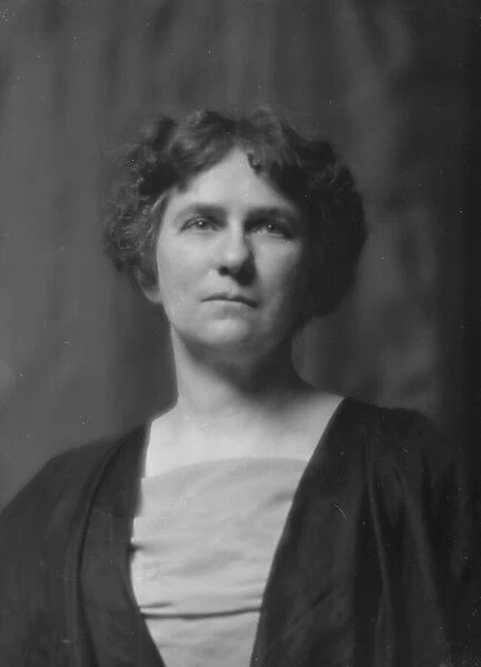 Sharpsten, A. Mrs. portrait photograph, 1912 Apr. 22. Creator: Arnold Genthe